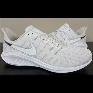 Nike men’s size 11.5 White Air Zoom Vomero 14 TB